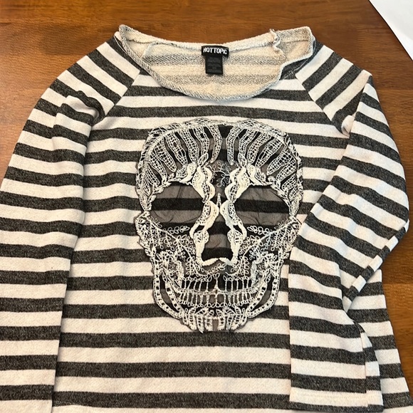 Hot Topic Tops - HOT TOPIC Size SMALL
